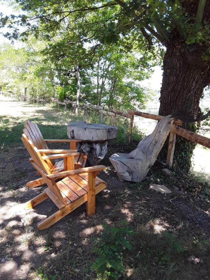 Village.Insolite Montagny-sur-Grosne Екстериор снимка